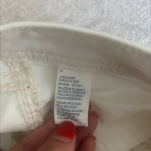 American Eagle Outfitters low rise White Jean Shorts. - Picture 4 of 5